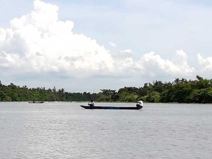 Crossing Bicol river where the Dragon 