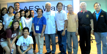 UP-Pres-Pascual-&-volunteers
